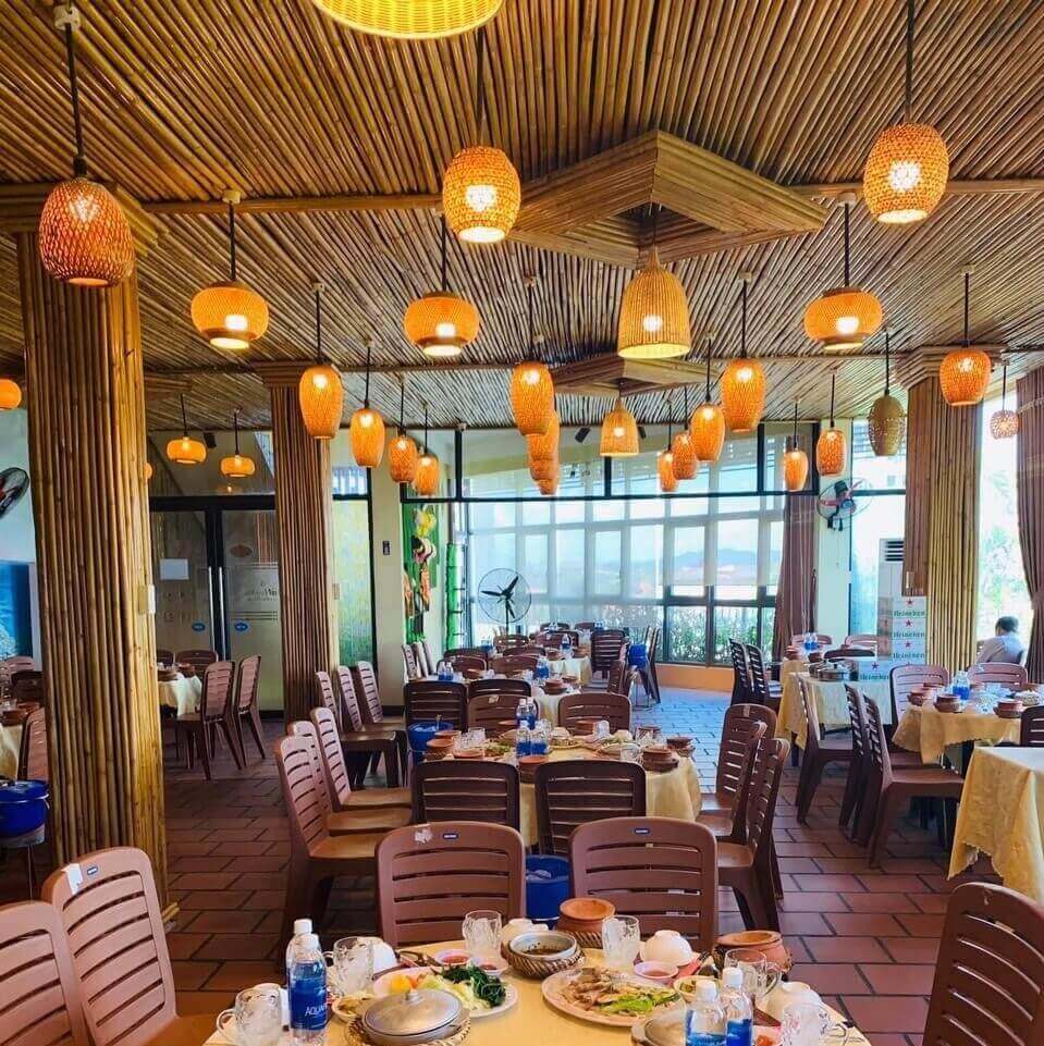 Không gian nhà hàng cơm ngon Phú Yên - Năm Ánh